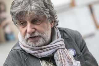 prahain.cz/politika/zbabely-ministr-klempir-utekl-pred-studenty-rika-reziser-a-senator-rychlik-26617.html